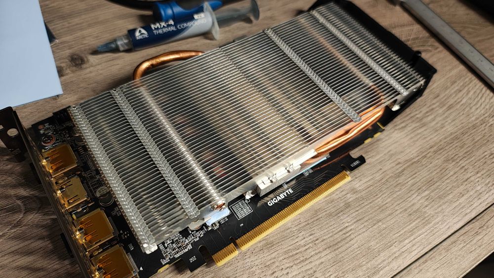 Rezervat - placa video Gigabyte GTX 1660 Ti 6GB GDDR6