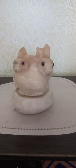 Продам зайца ..фарфоровый