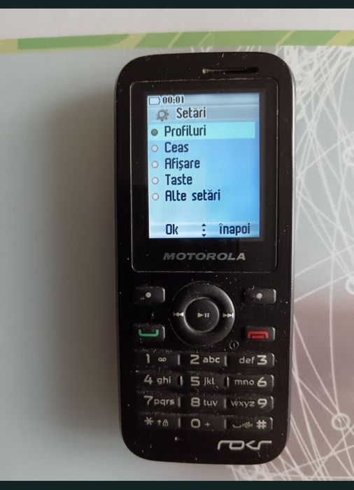 Telefoane cu taste foarte practice, mici, robuste și foarte rezistente