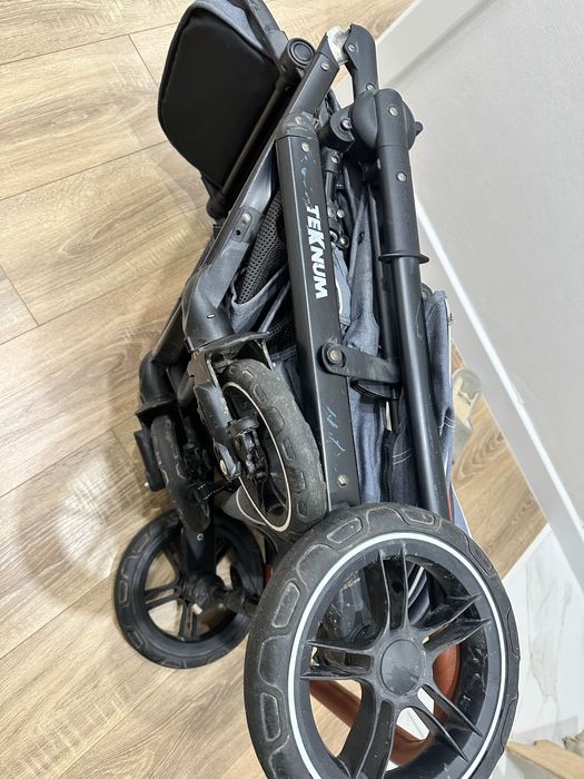 Детская прогулочная коляска