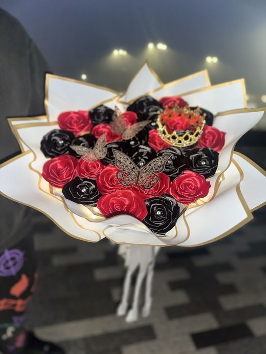 Buchet de trandafiri din satin