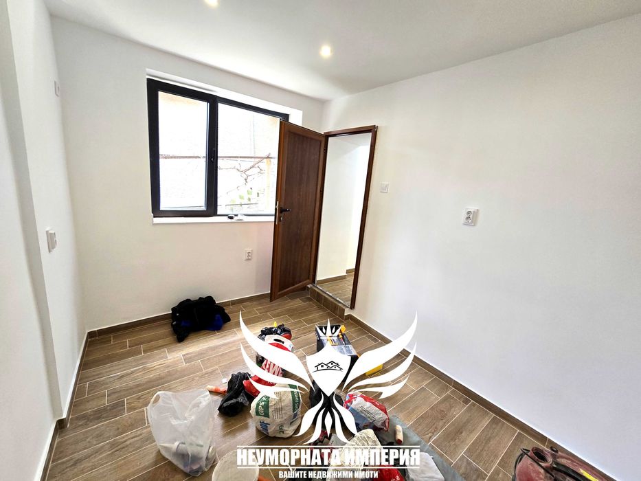 Продавам двустаен апартамент 40кв.м. на партер с гараж 20кв.м. в Асеновград кв.Изток
