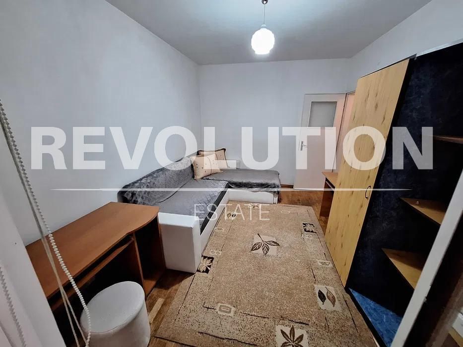 Дава се под наем Тристаен апартамент в Варна, Център - 60 кв.м за 450 € - Снимка #2