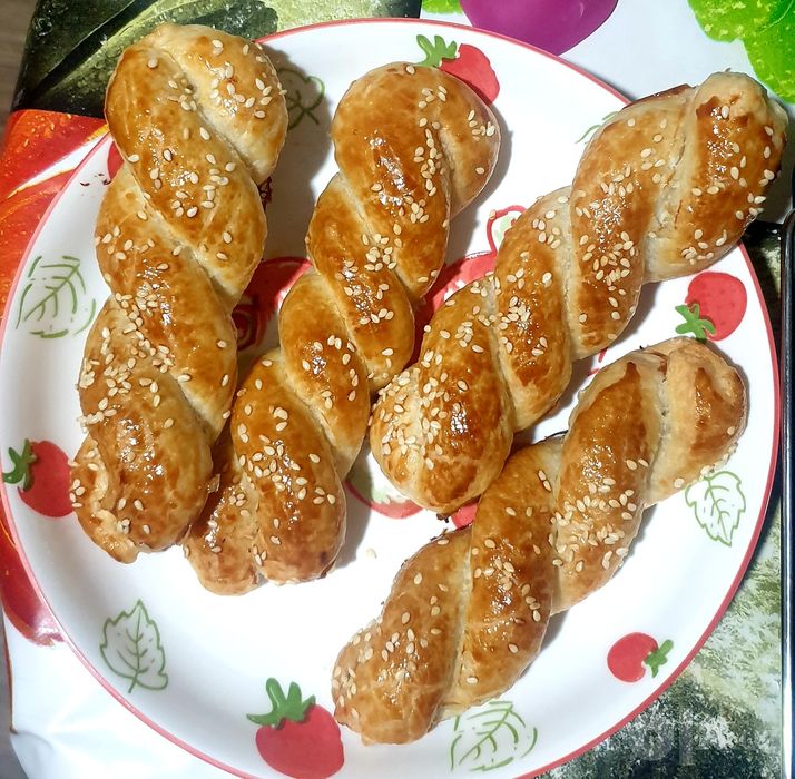 Самса слоеная и песочная.