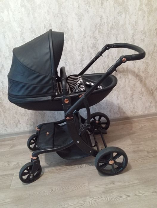 Продам детскую коляску