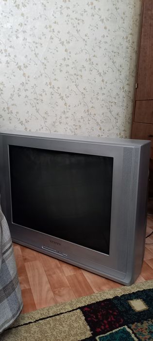 Телевизор б/ у  самсунг, большой экран, диагональ  68 см