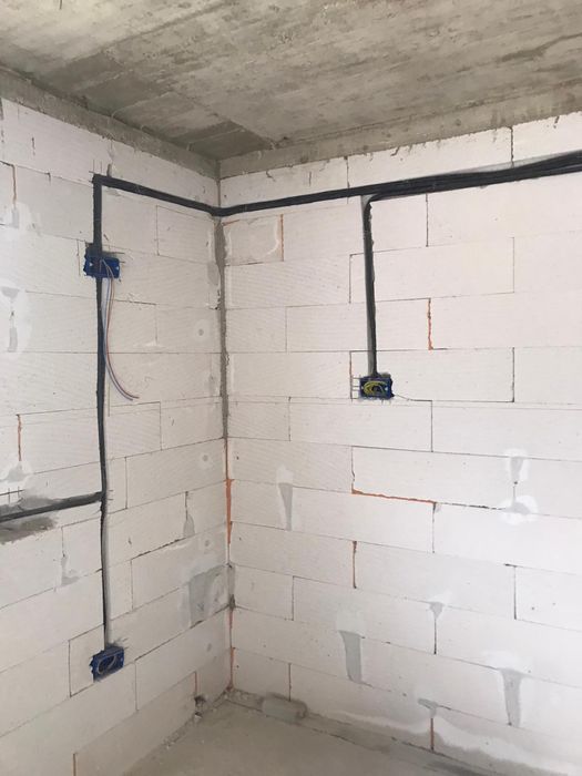 Electrician Execut Lucrari De Instalatii Electrice