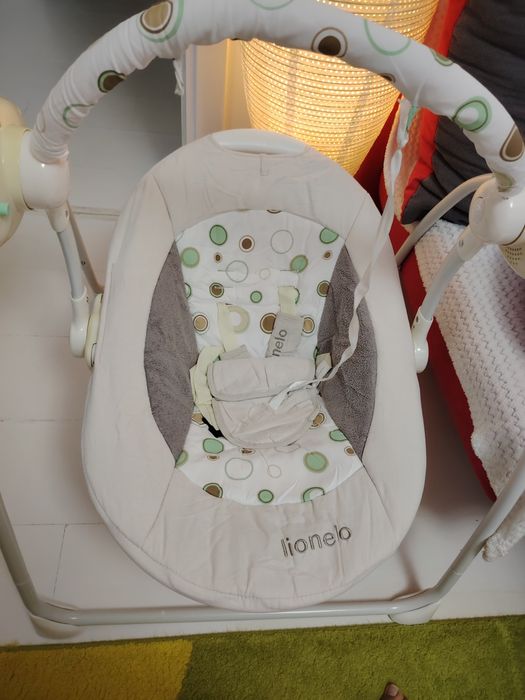Leagăn bebe cu melodii și nivele