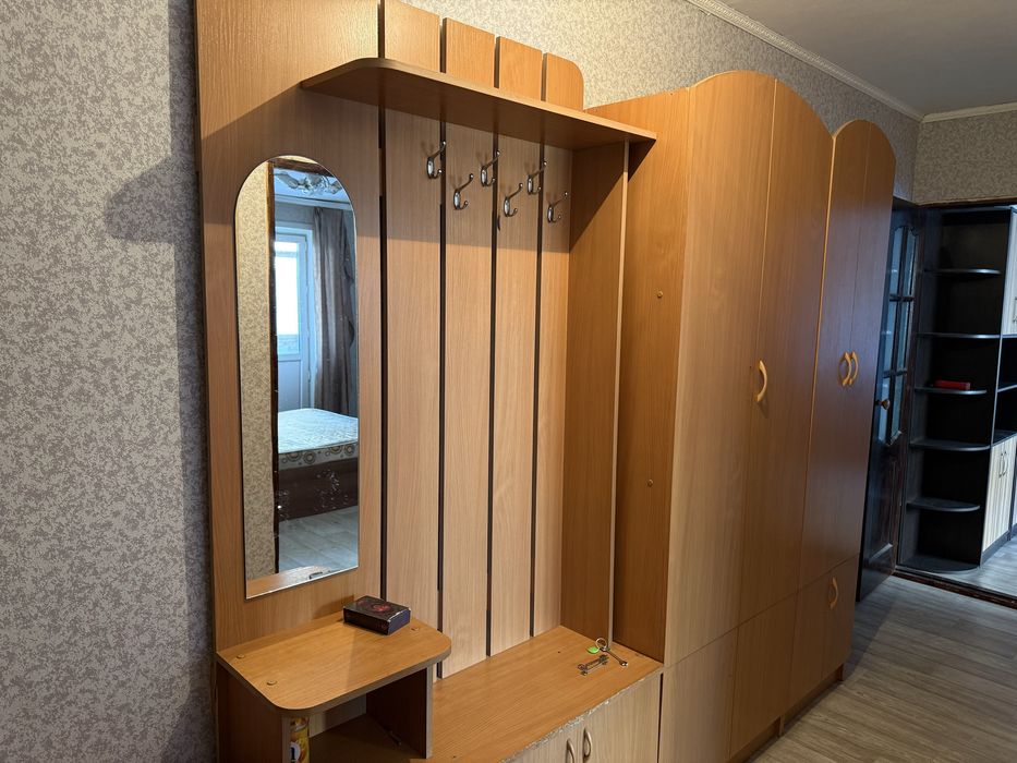 Продается шкаф прихожий