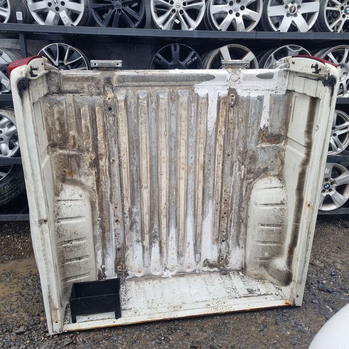 Bena Nissan Navara D40 Facelift 2010 - 2015 Super White 326 (1371)