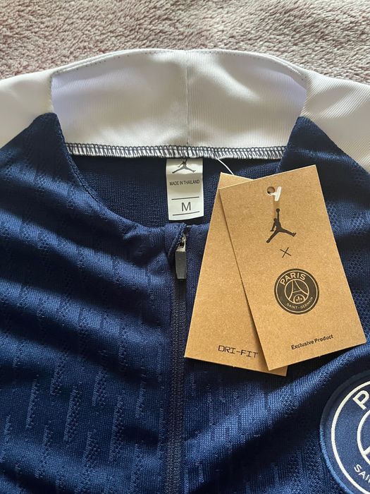 Оригинални футболни екипи: Реал Мадрид, Барселона, Арсенал, ПСЖ