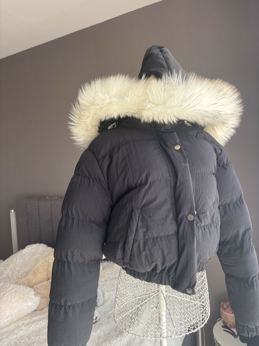 Яке бомбер на Barrels and Oil