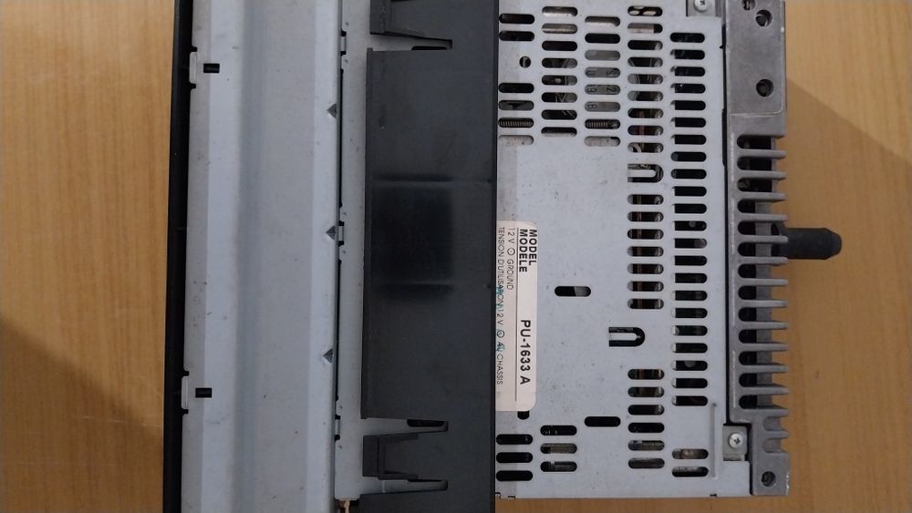 Оригинално радио за ПЕЖО 406