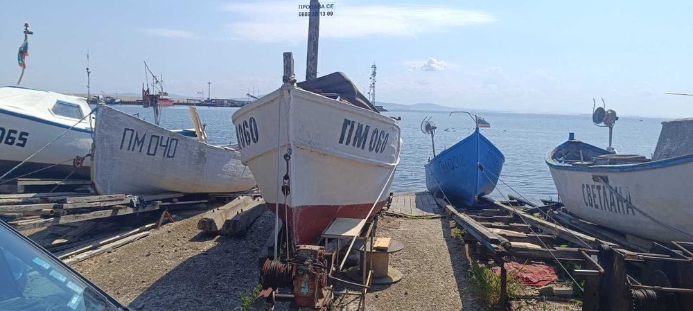 Рибарска лодка стъкломат