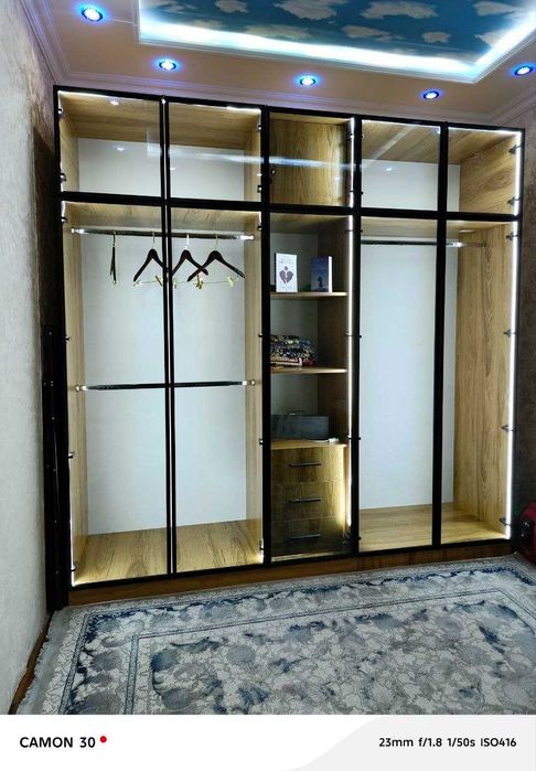 Zamonaviy hitech dizayndagi shfaner mebel sotiladi
