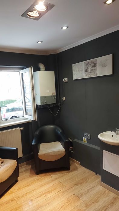 Ichiriez salon de frizerie coafor 27mp cu vad pietonal cu clientela