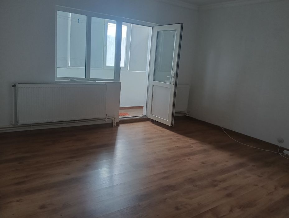 Vând apartament central