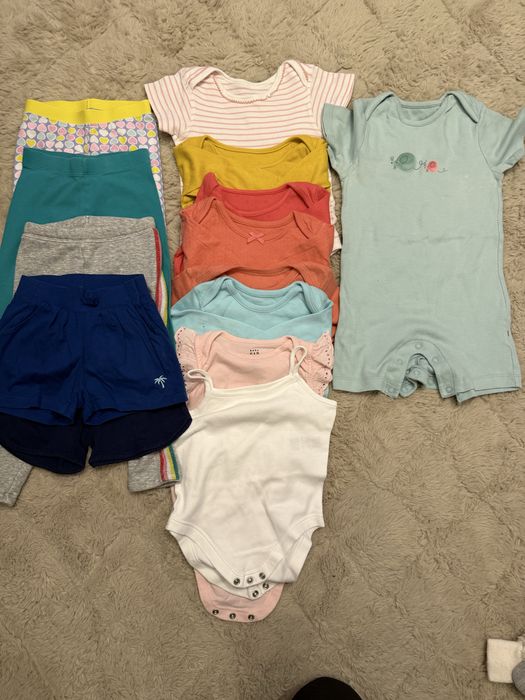 Lot hainute pentru fetite marimi intre 6-24 luni si cateva de 2-3 ani