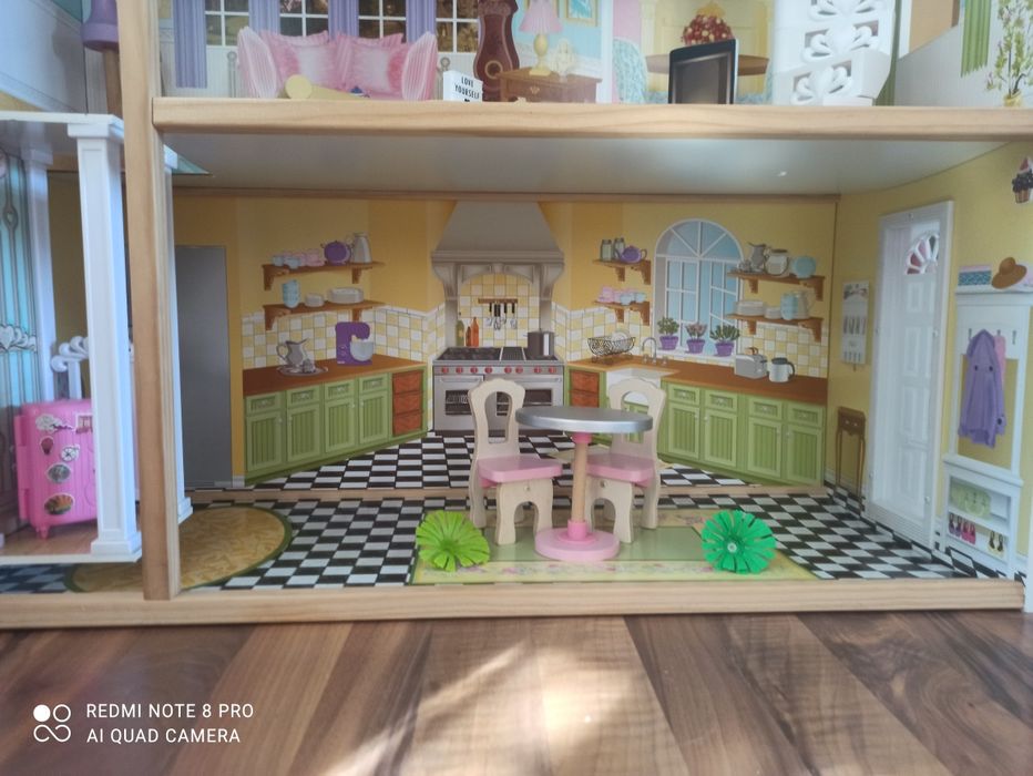 Дървена къща за кукли- Кайли KidKraft