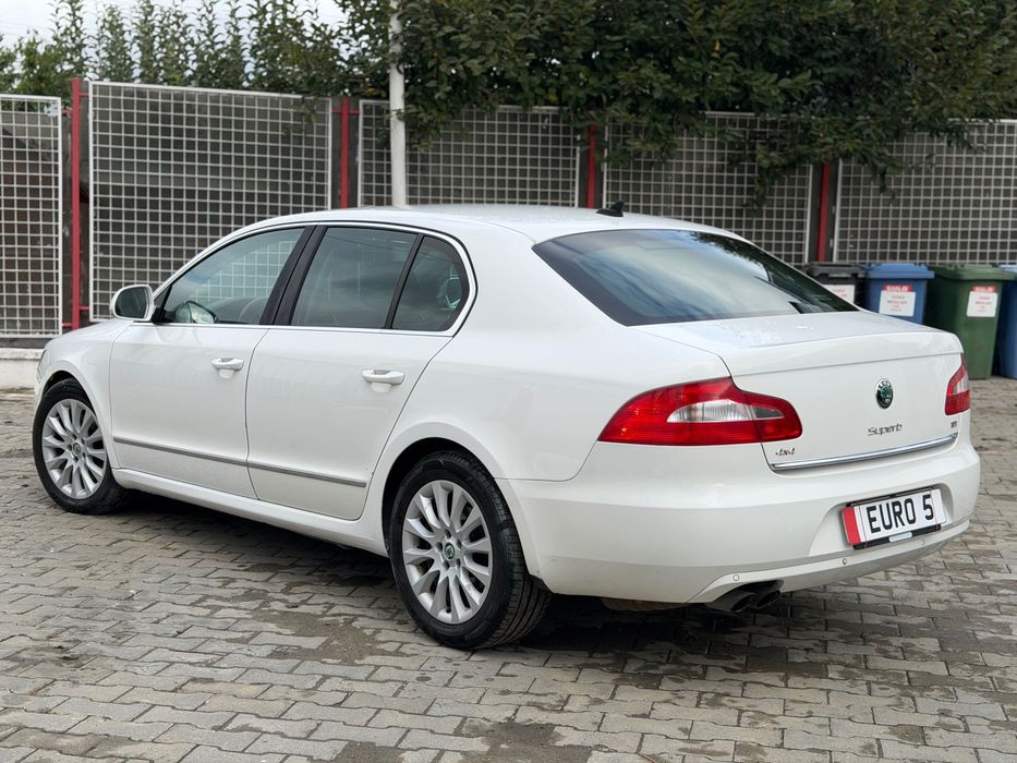 SKODA Superb 2013 — imagine 5