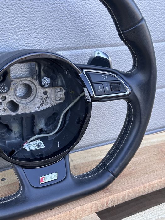 Скосен волан AUDI SQ5 S4 S5 8R0419091AG