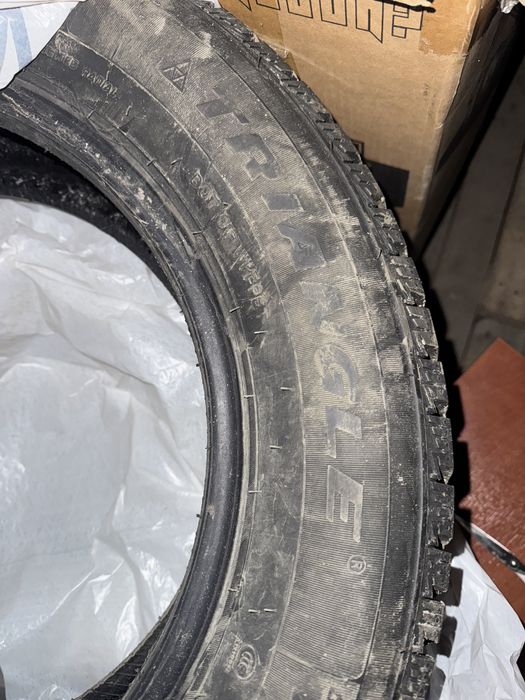 Продам комплект Зимних шин Triangle 235/60R17