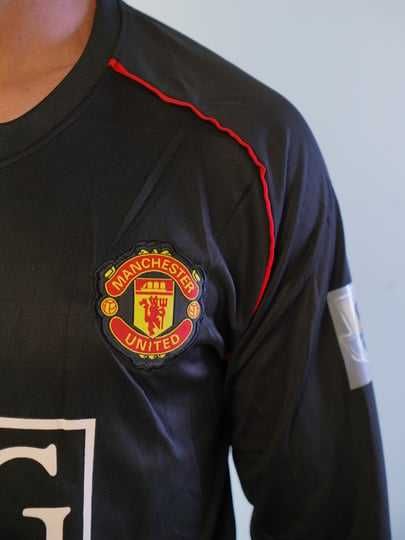 Retro manchester united qizil yengi uzun forma