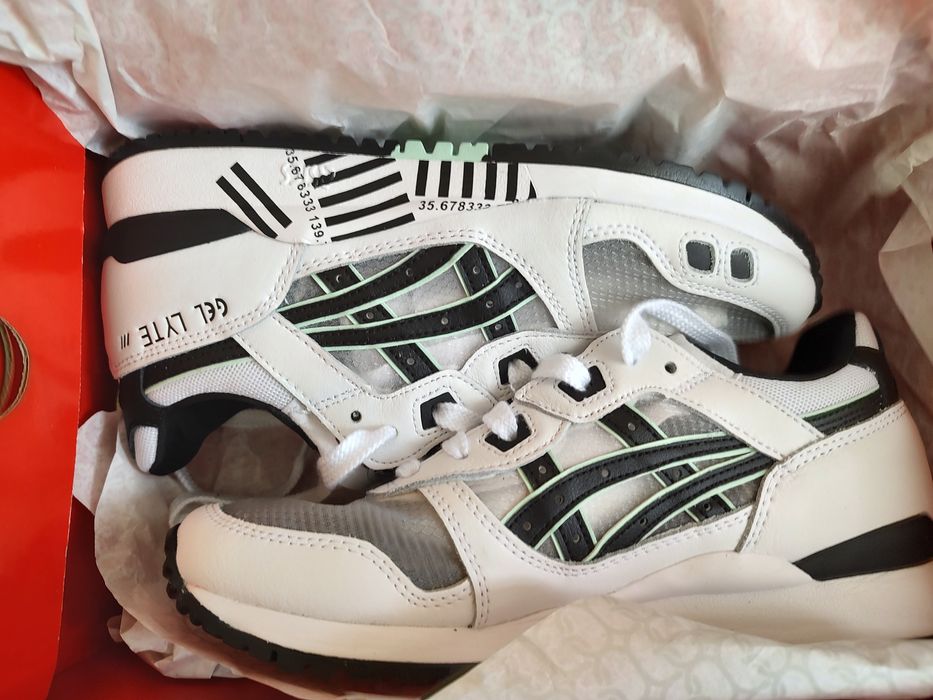 НОВИ Маратонки Asics  ASICS