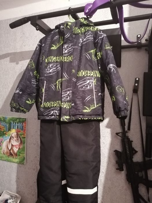 Продам куртки весенние