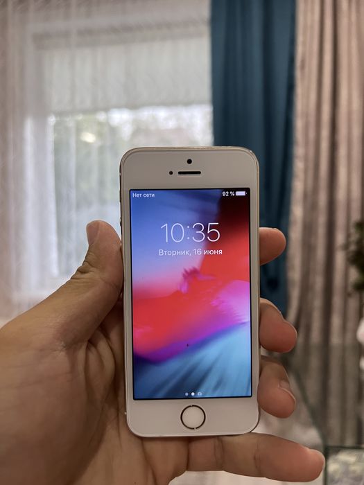 Продам iPhone 5s в отличном состоянии.