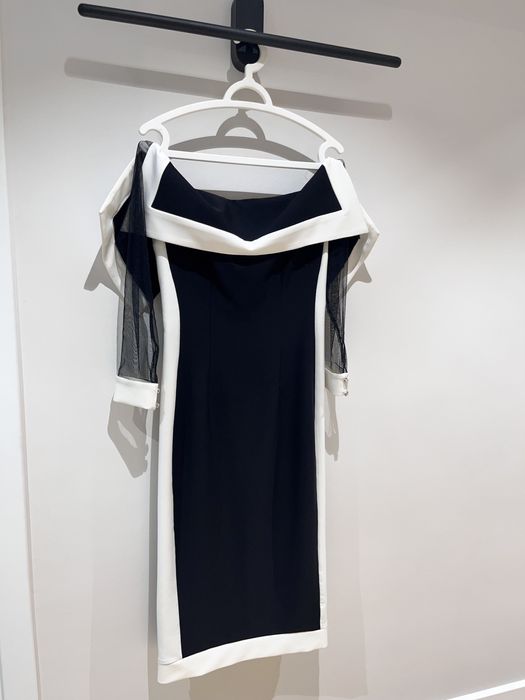 Платье без плеч