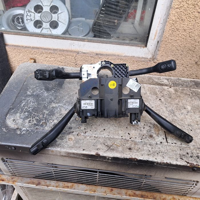 Оригинален лост  фарове/чистачки AUDI А4/A8/S8 Vw Turan