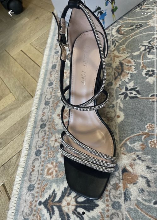 Pantofi eleganti cu strasuri