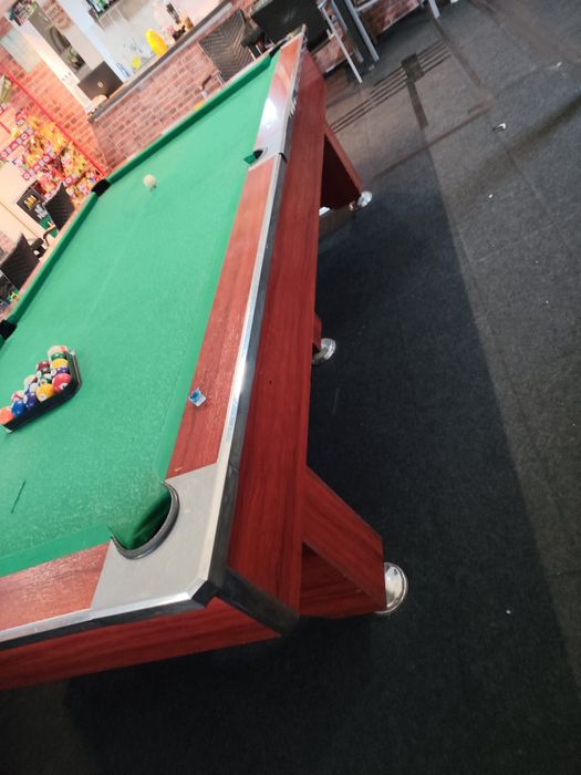 Vând masa de biliard 9ft