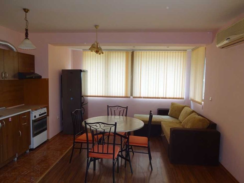 Дава се под наем Двустаен апартамент в Варна, Завод Дружба - 75 кв.м за 408 € - Снимка #1