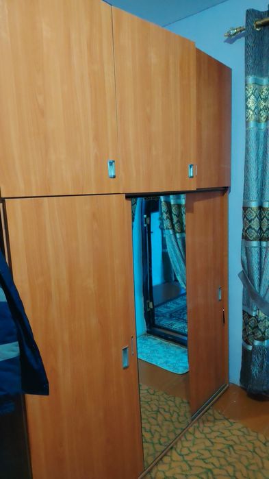 Deraza va shkaf sotiladi