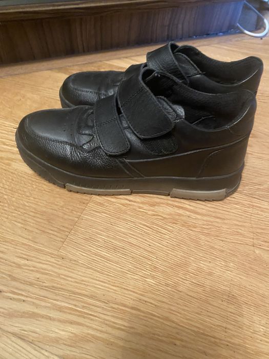 Продам кеды кожанные