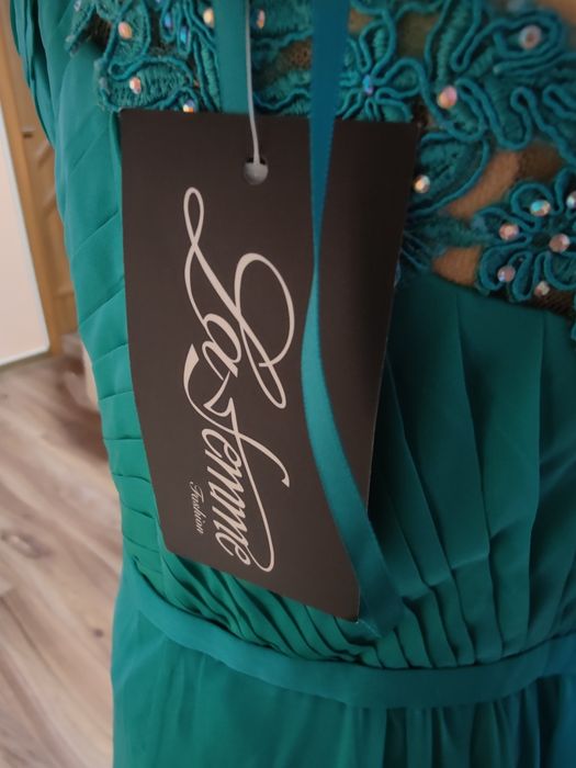 Rochie elegantă La Femme , culoare Peacock(reflexii de verde smarald și albastru, M/38, nouă cu etichetă
