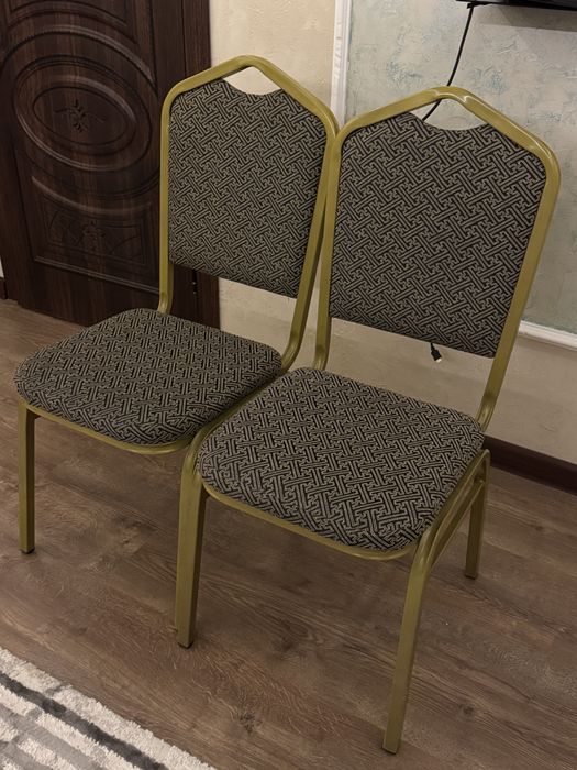 Продам стулья гостевые