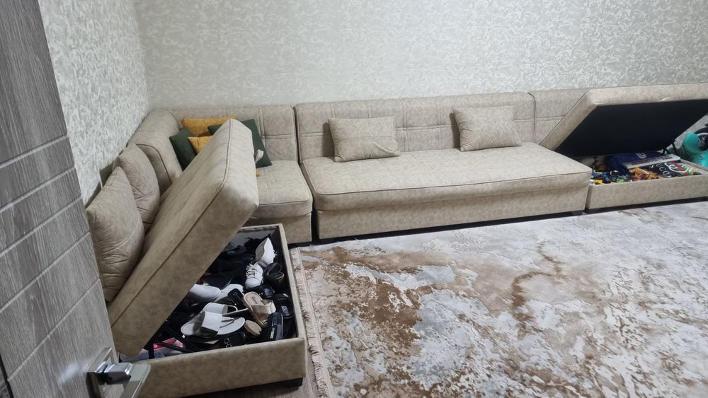 Продаётся диван-уголок