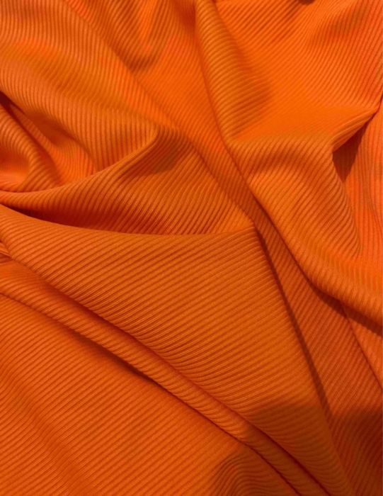 Оранжева рокля с презрамки