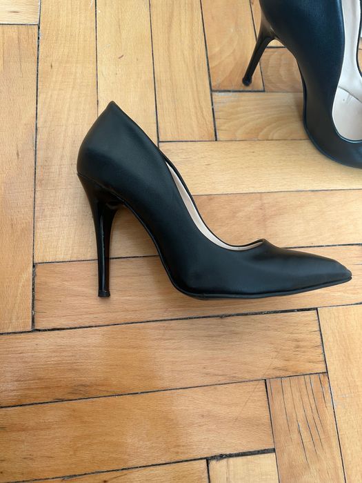 Черни обувки на ток