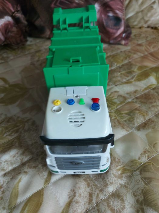 Детски камиончета и коли