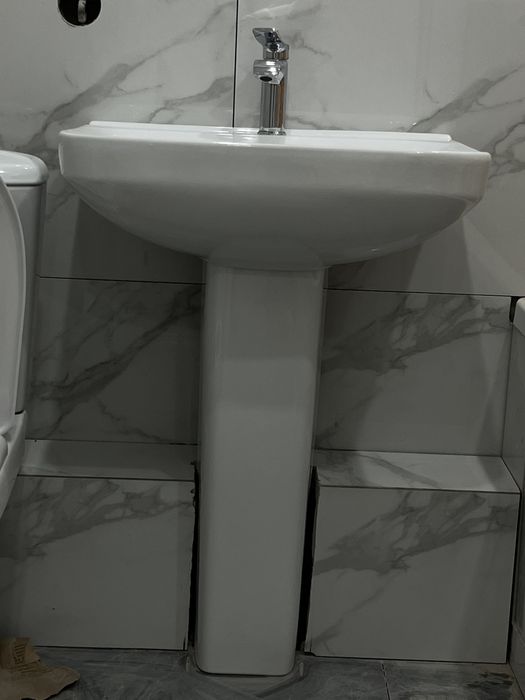 Продам раковину с пьедесталом