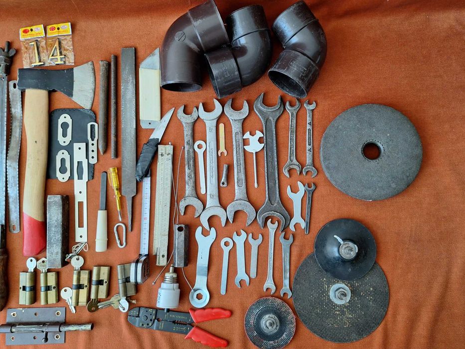 Scule diferite pentru constructii, lot de 30 bc
