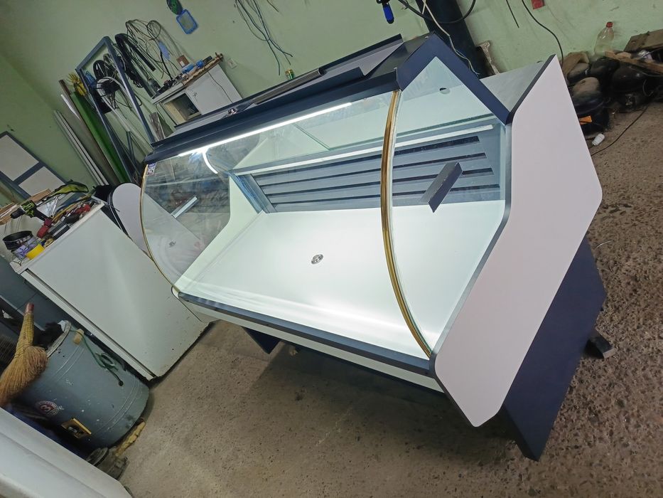 Vitrina xolodilnik Sotiladi