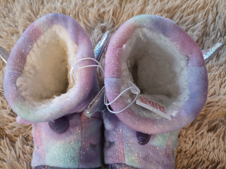 Топли пантофи - боти, нови. Номер 38