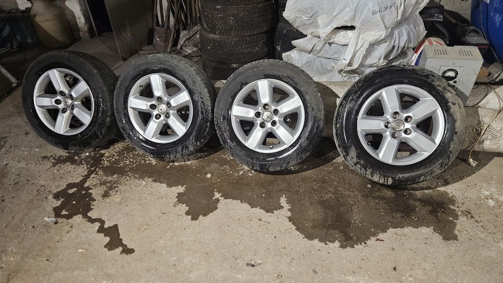 Гуми с джанти за Рав 4