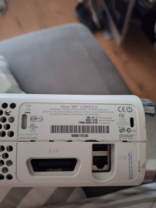 Xbox 360 cu manete