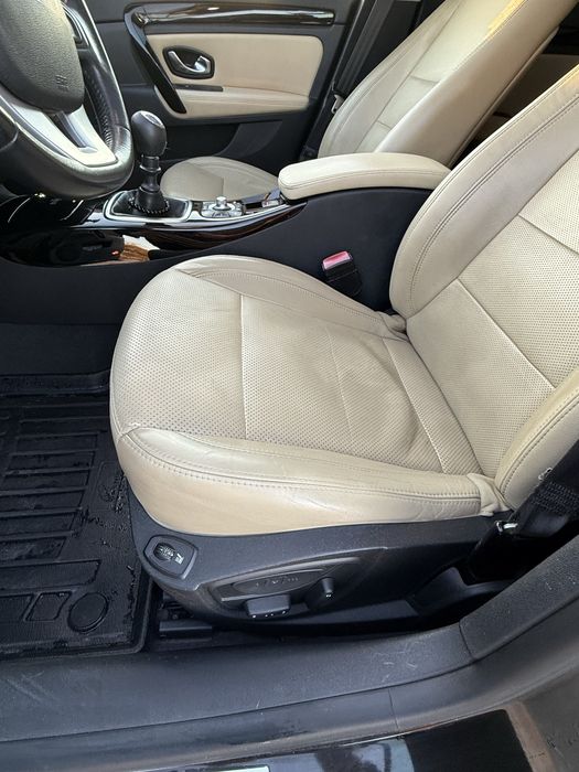 Renault Laguna 3  facelift INITIALEPARIS